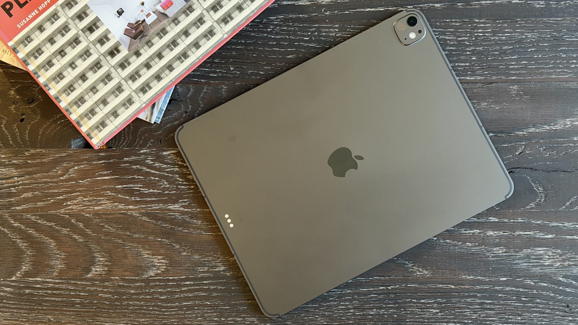 Apple iPad Pro 13” (2025) 1 Apple iPad Pro 13” (2025)
