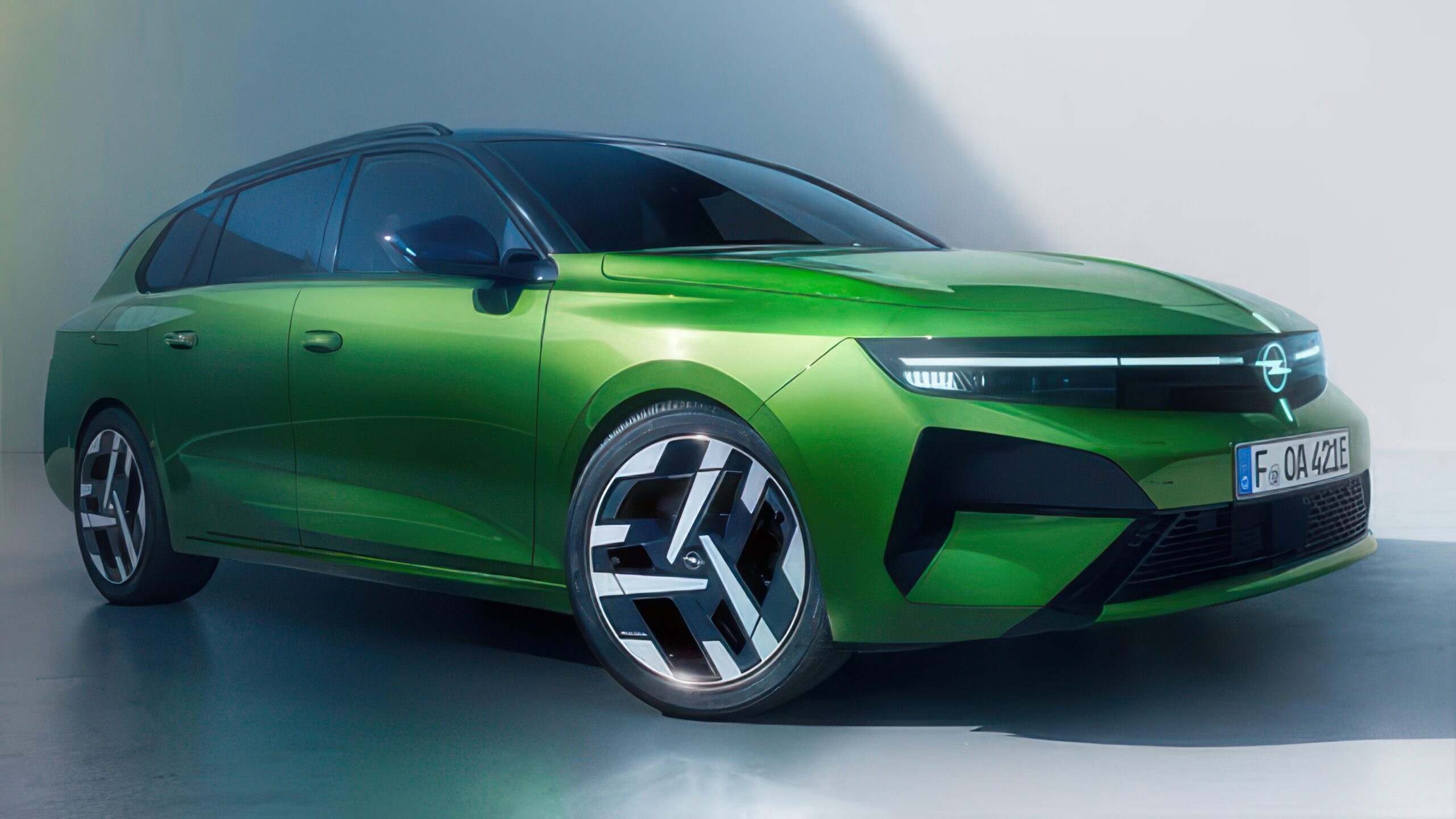 Opel Astra Electric facelift: Elbilen som laddar din elcykel 1 New Opel Astra Electric 3 scaled