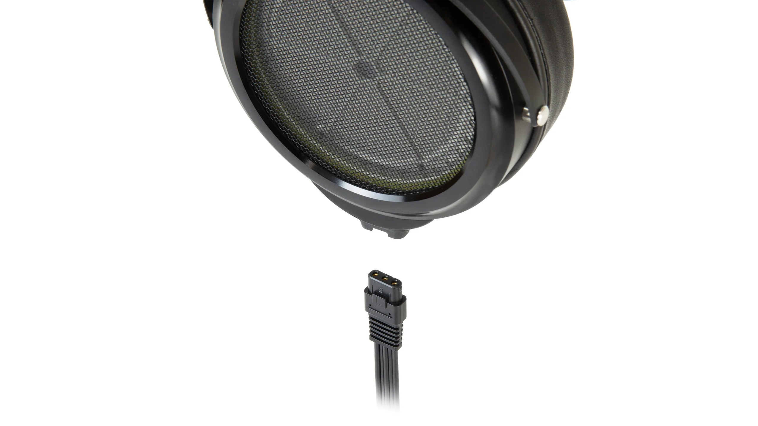SR-009D: Stax återupplivar sina ikoniska hörlurar 2 stax SR-009D_re_cable