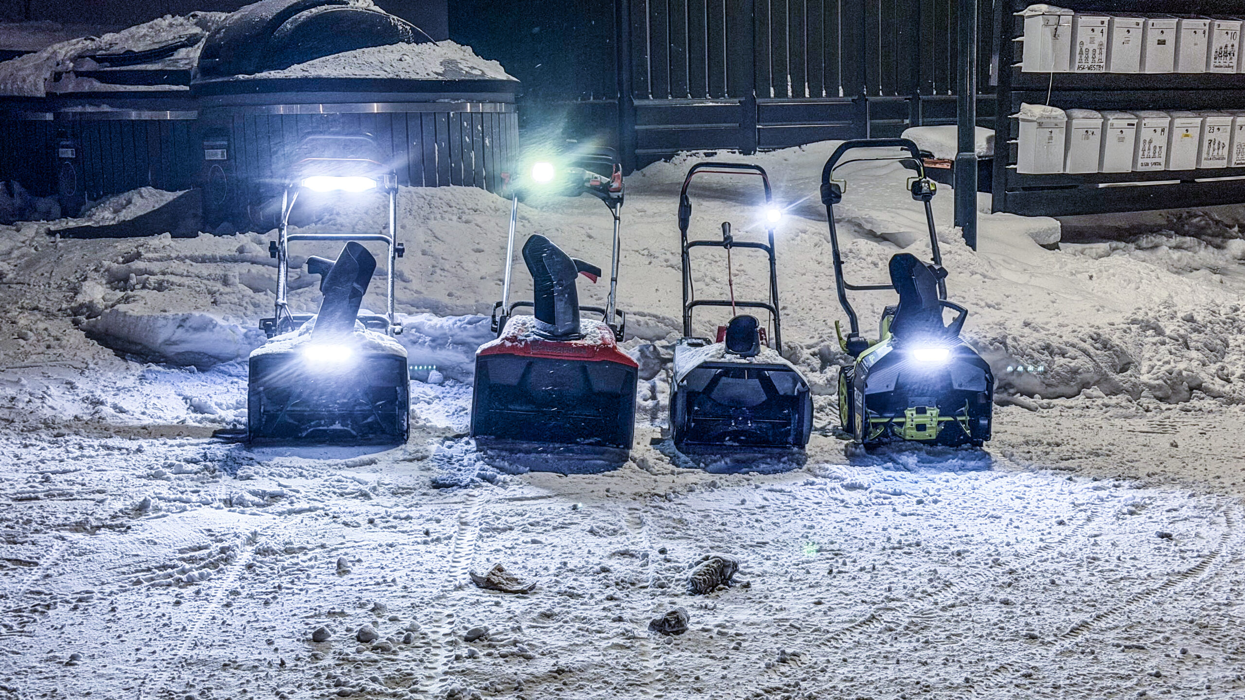 4 batteridrevne snøfresere (2026) 1 4 snøfresere sneslynger snowblowers 2026 night view 2