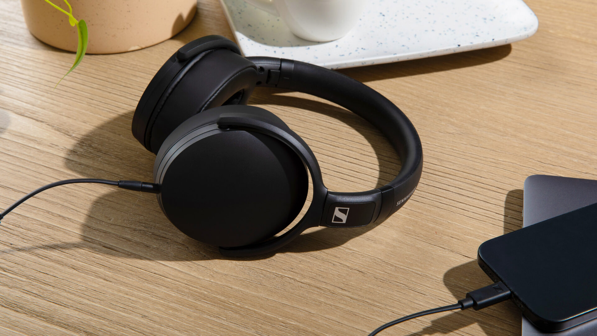 Sennheiser HD 400U og CX 80U er kablede hodetelefoner til kontoret