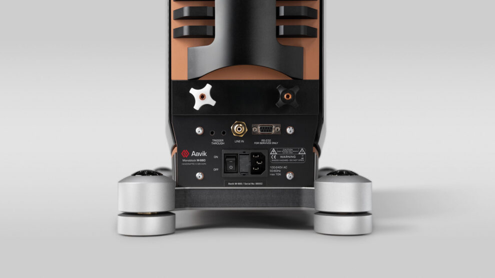 AAVIK_M880_Rear_MedClose_DESKTOP AAVIK_M880_Rear_MedClose_DESKTOP