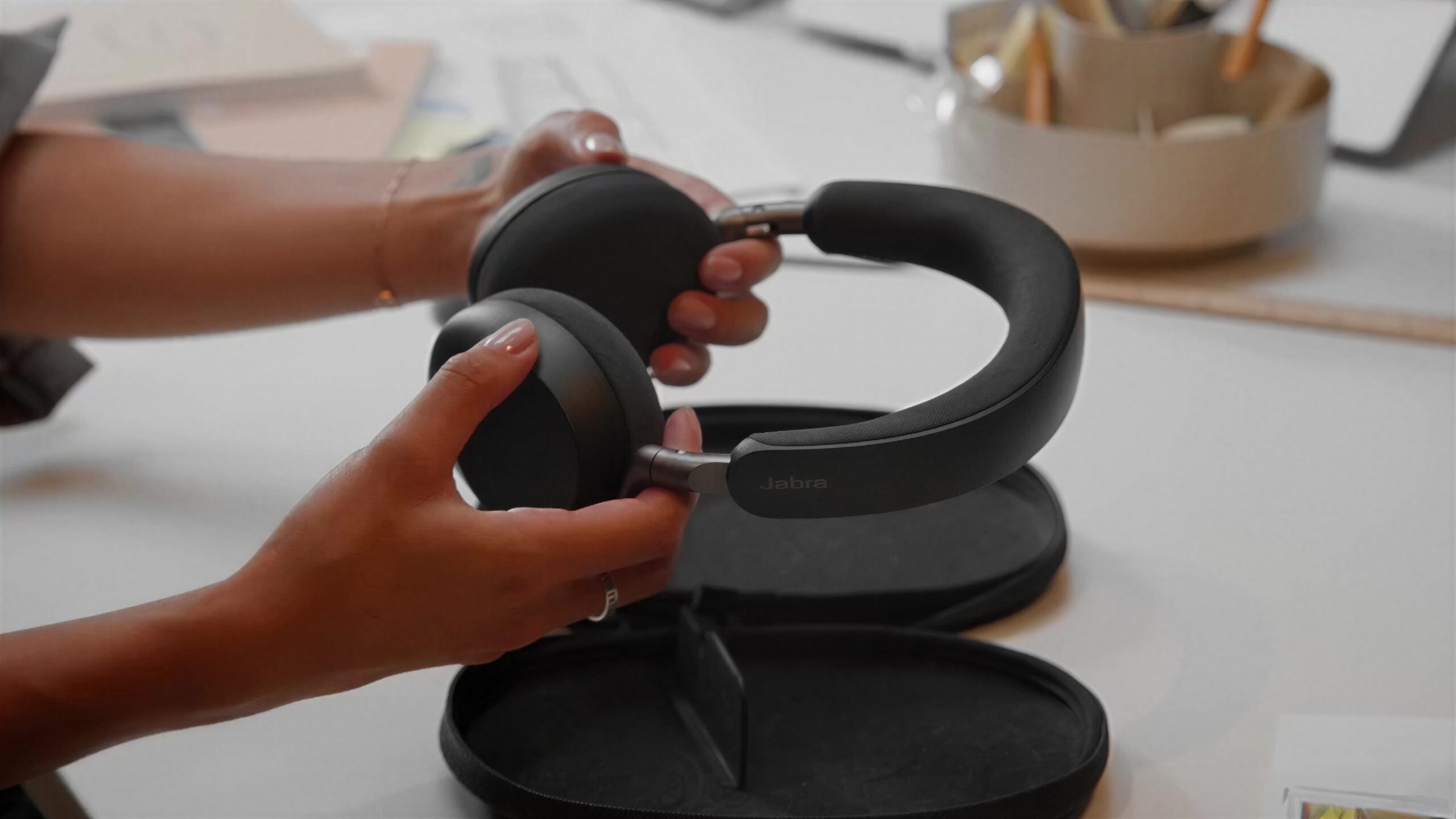 Jabra Evolve3 75 4 Jabra Evolve3 75 lifestyle