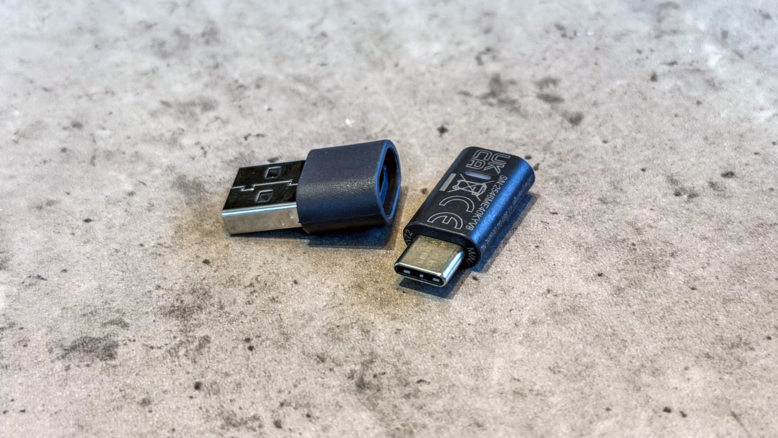 Logitech Zone Wireless 2 ES with Dongle 3 Logitech Zone_Wireless_2_ES dongle