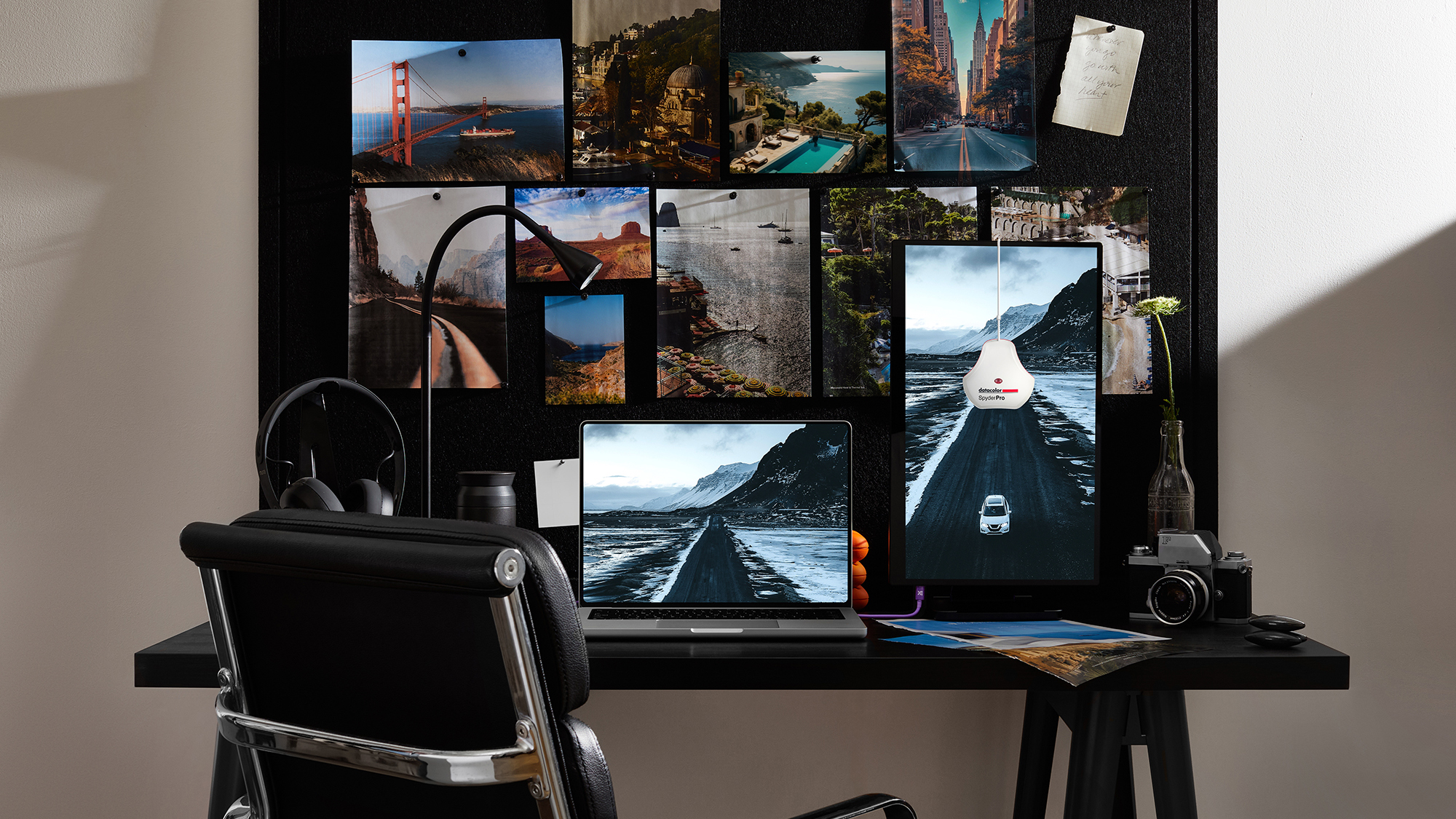 Slik velger du riktig skjerm til MacBook-en 3 SpyderPro lifestyle