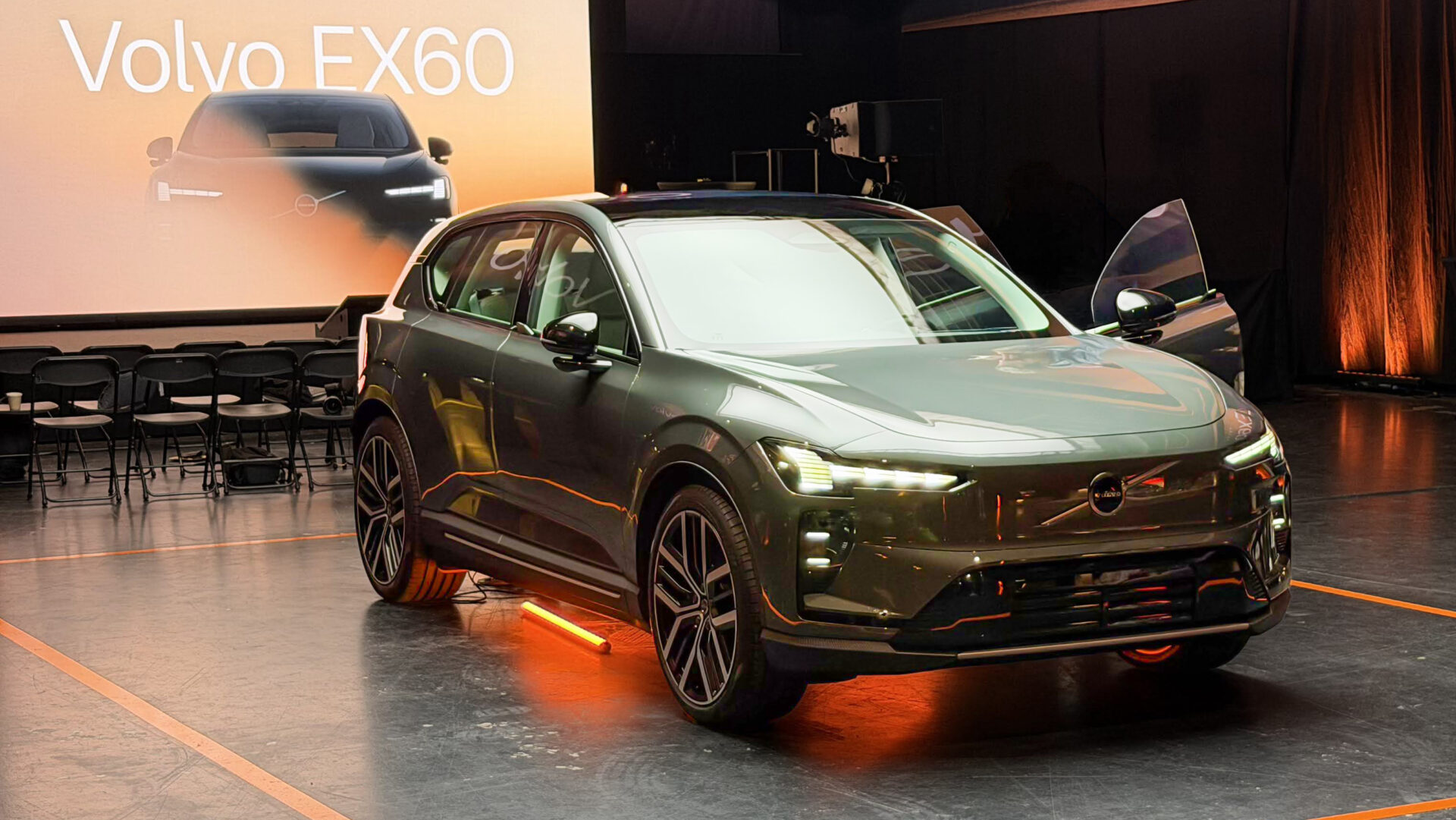 Volvo EX60 er i produksjon – leveranser til sommeren