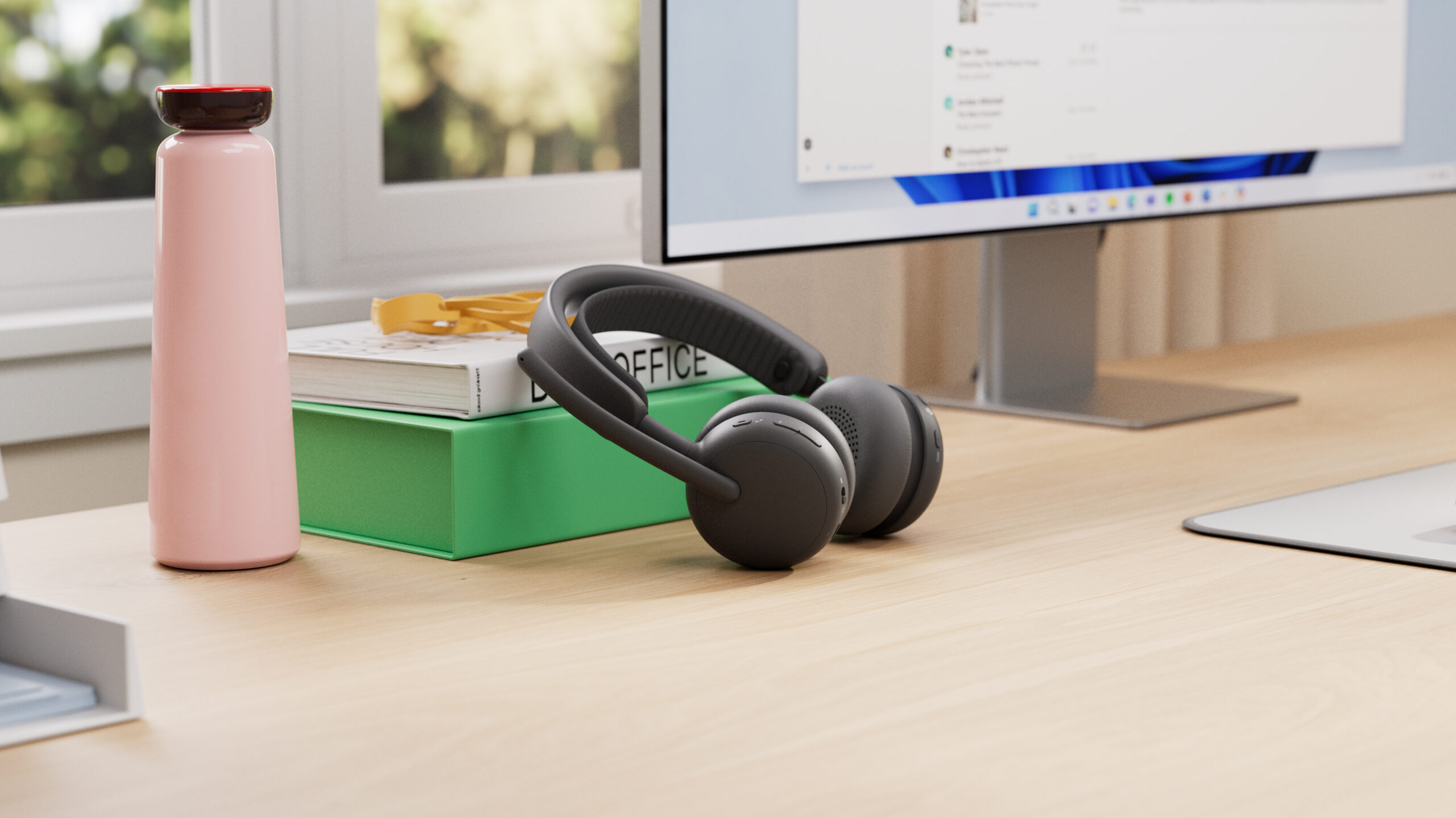 Logitech Zone Wireless 2 ES with Dongle 4 Zone_Wireless_2_ES_lifestyle 3