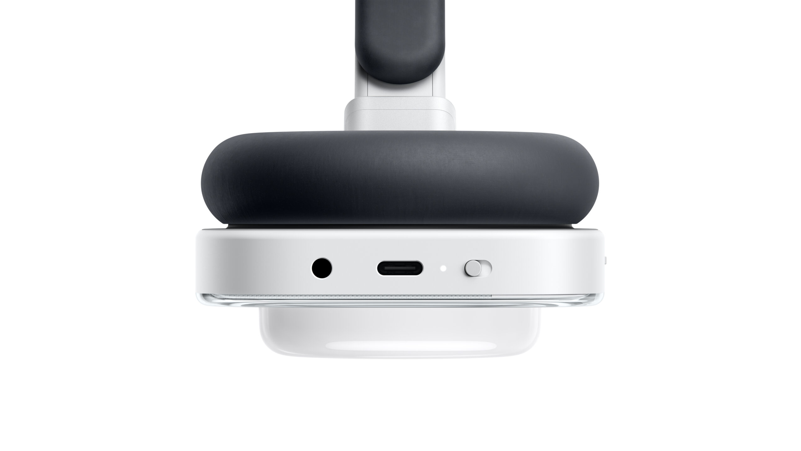 Nothing Headphone (a) 5 Undersiden av Nothing Headphone (a) med 3,5 mm-inngang, USB-C-port og knapp