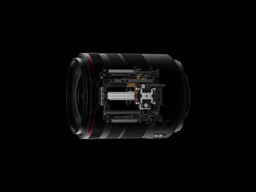 Canon EOS R6V lansert 7 RF 20-50mm F4L IS USM PZ innvendig