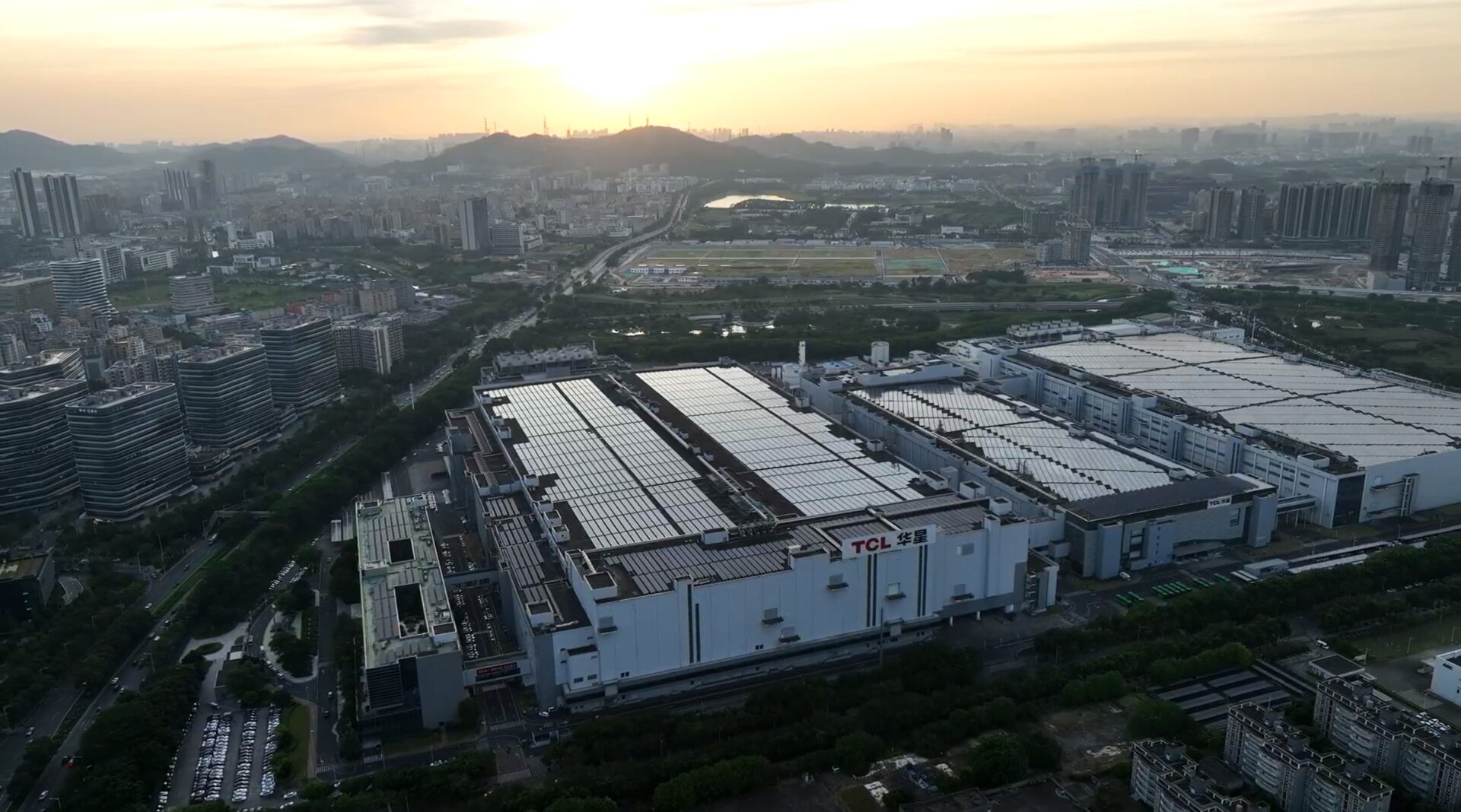 Slik lages en TV: Vi besøkte TCLs gigantfabrikk i Shenzhen, Kina 2 TCL CSOT G11 LCD panel production line in Shenzhen