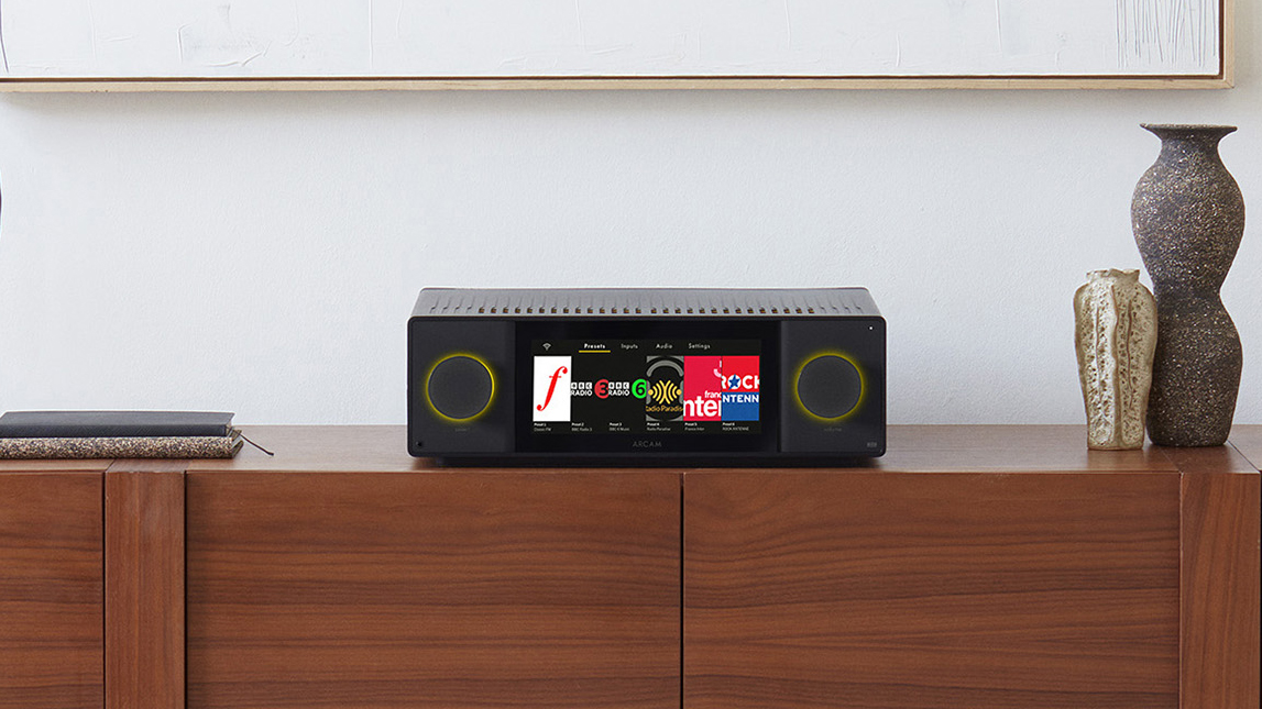 ARCAM_SA45 Lifestyle closeup