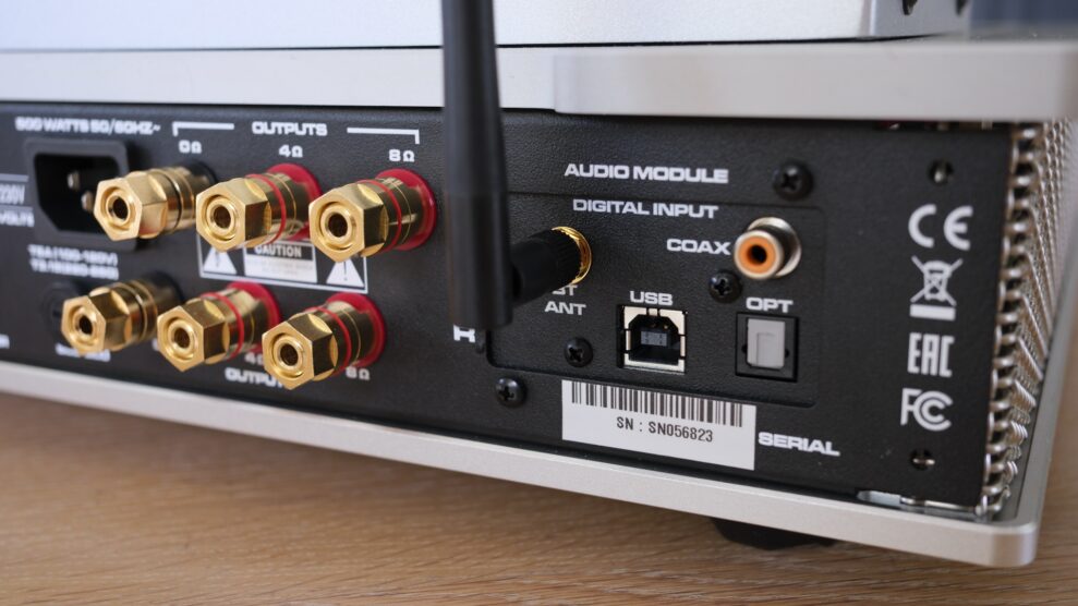 Audio Research I70 3 Audio Research I70 1