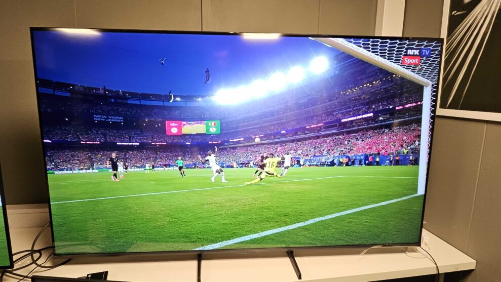 Hisense E77S Pro 4 Hisense E77S Pro 4
