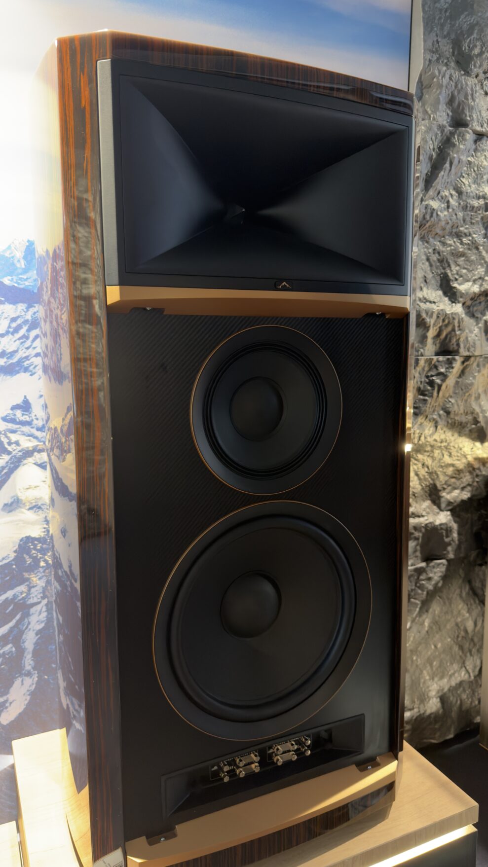 High-End 2026: JBL Summit Everest og K2 1