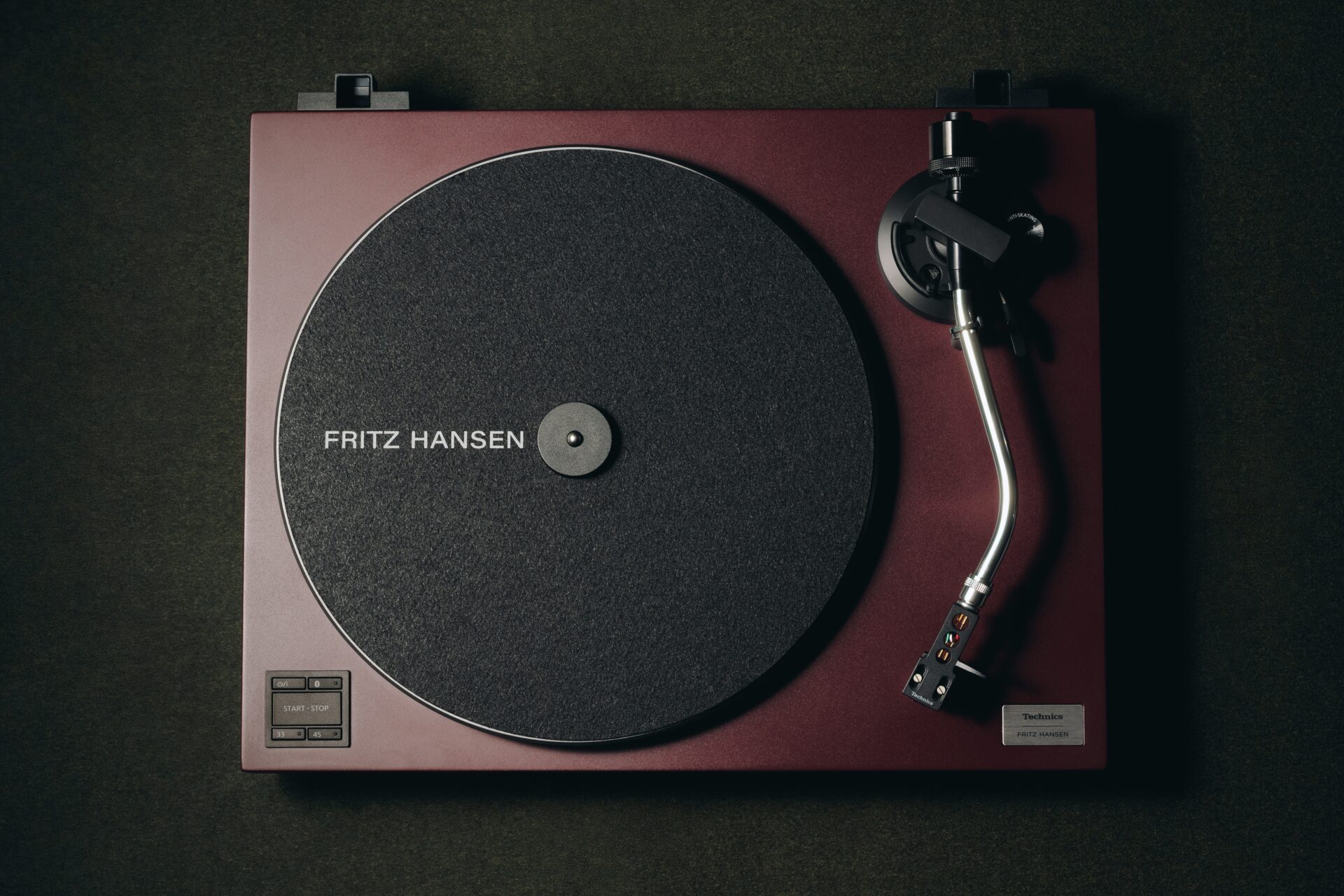 Technics × Fritz Hansen samarbeid