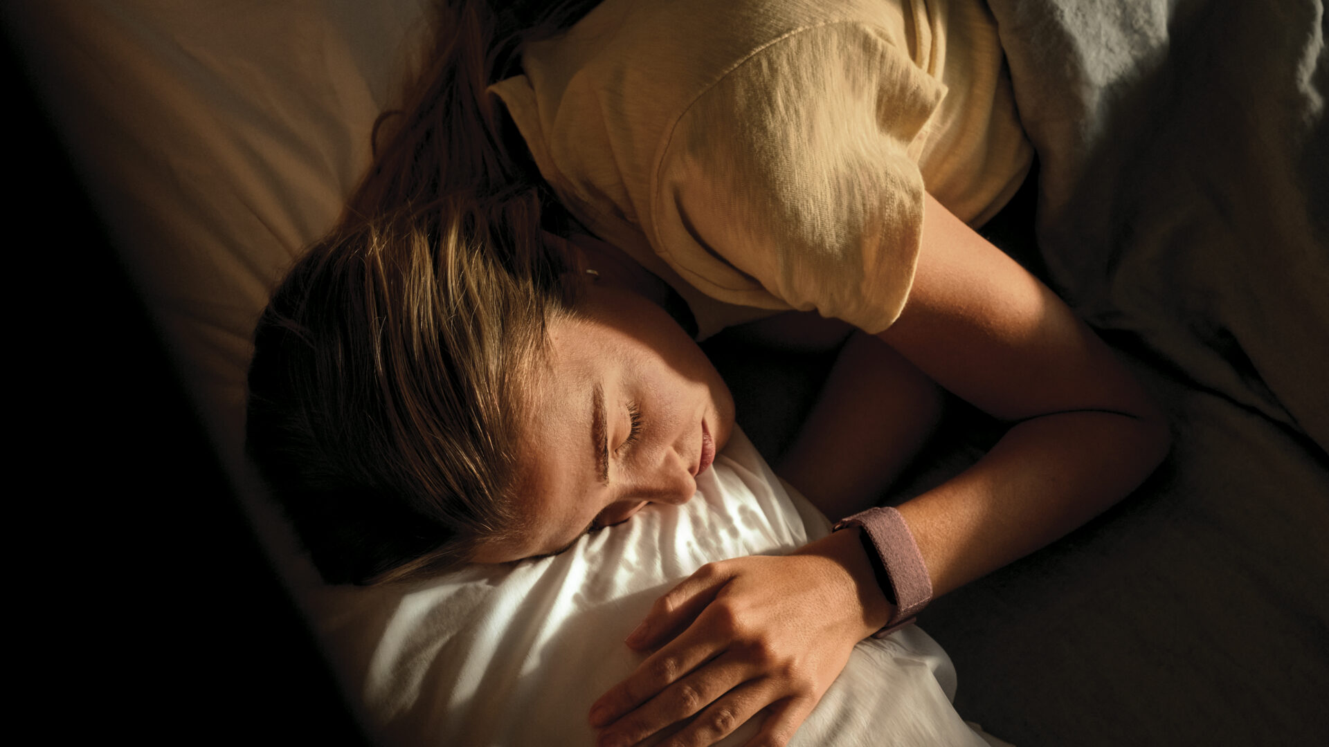 Garmin Cirqa Smart Band: Skjermløs fitnesstracker uten fast abonnement utfordrer Fitbit Air