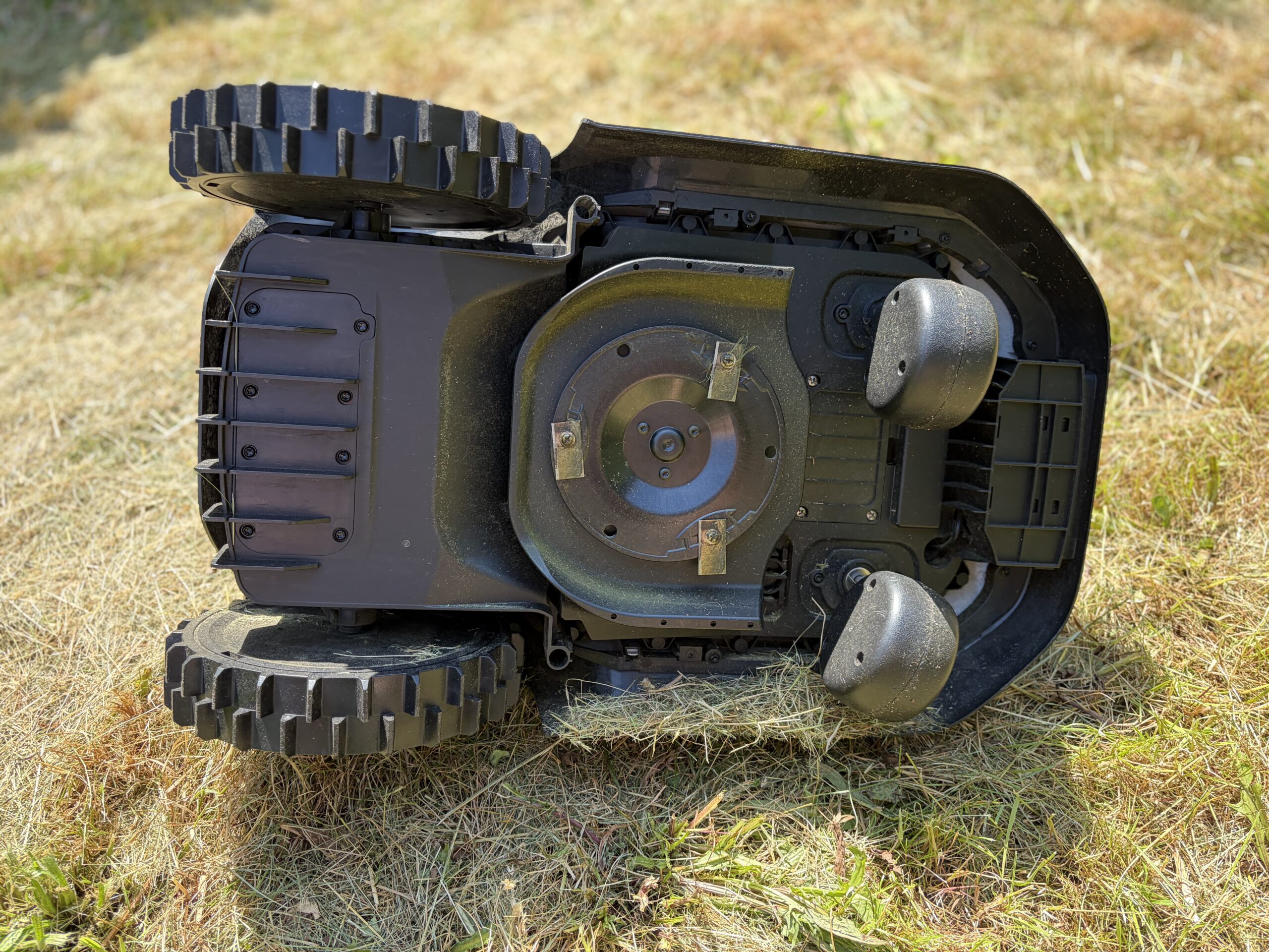 Eufy Robot Lawn Mower C15 3 Eufy Robot Lawn Mower C15 3