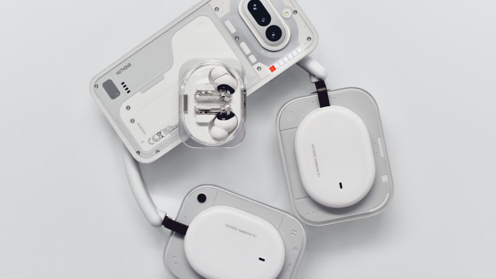 Nothing Ear 3a lansert 3 Nothing Ear (3a) i hvitt med Northing headphone