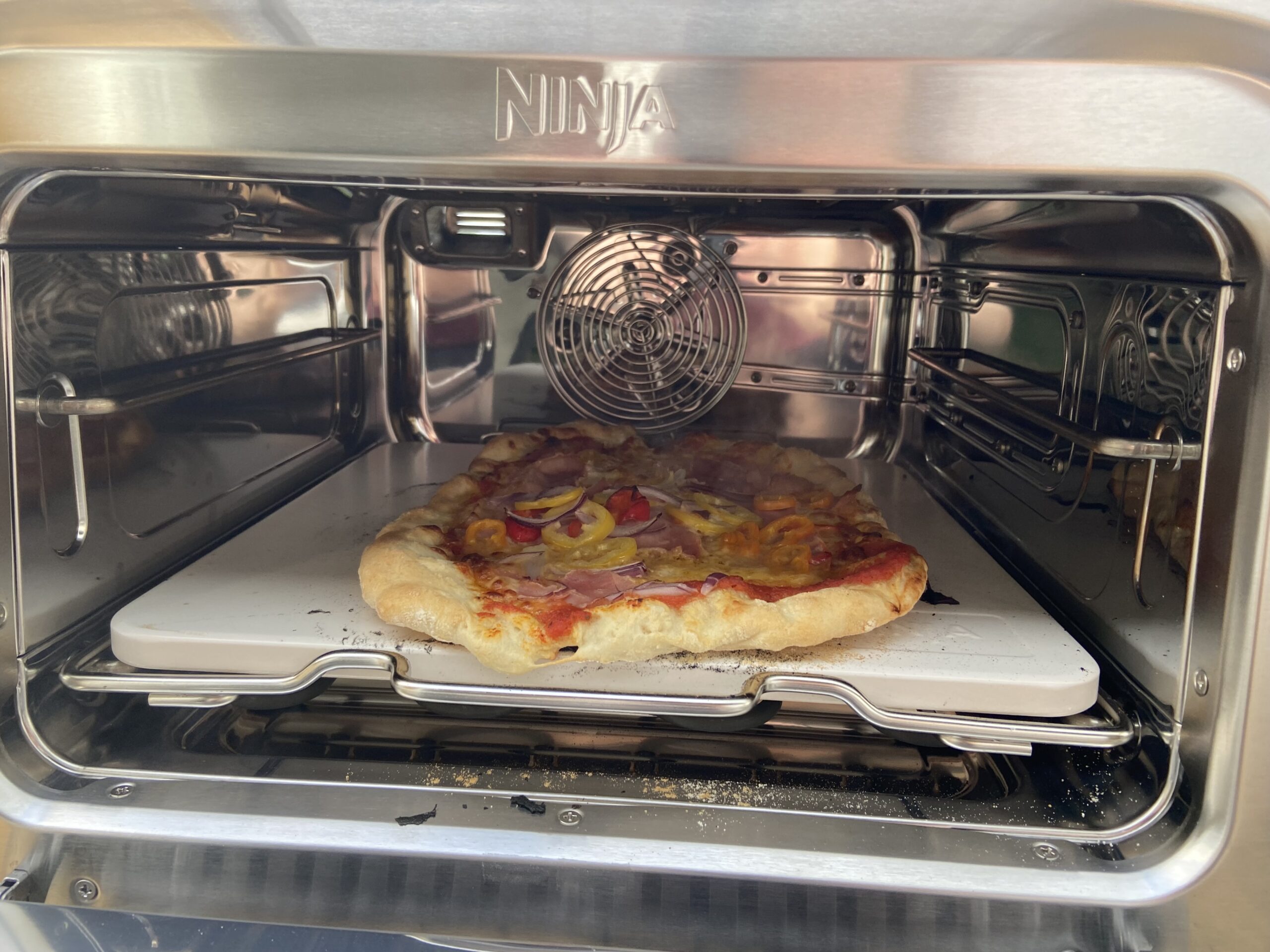 El, gass eller ved? Din guide til den helt riktige pizzaovnen 1 Der er ret meget at hente på charmen ved en træovn, sammenlignet med en elektrisk. (Foto: Lasse Torp Hansen)