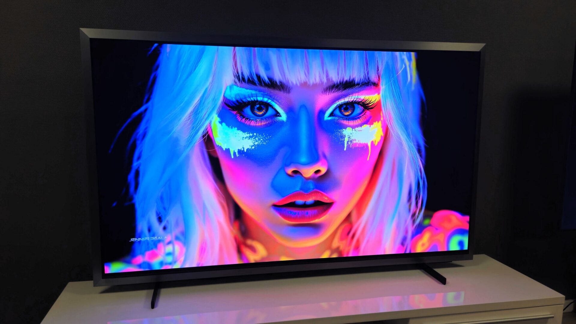 Samsung S99H 26 Samsung S99H OLED-TV viser testbilder fra YouTube (Jennifer Gala)