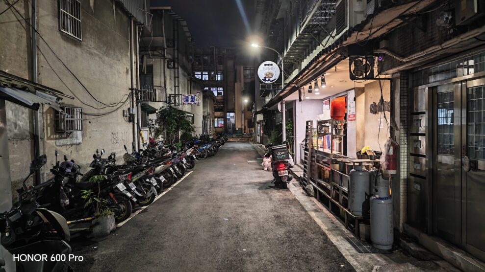 Honor 600 Pro 6 Honor 600 Pro 1