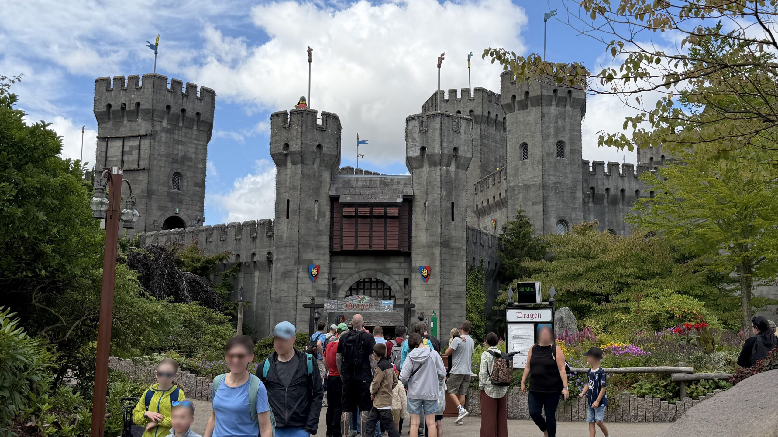 Til Legoland på ett ladestopp 19 Legoland Dragen