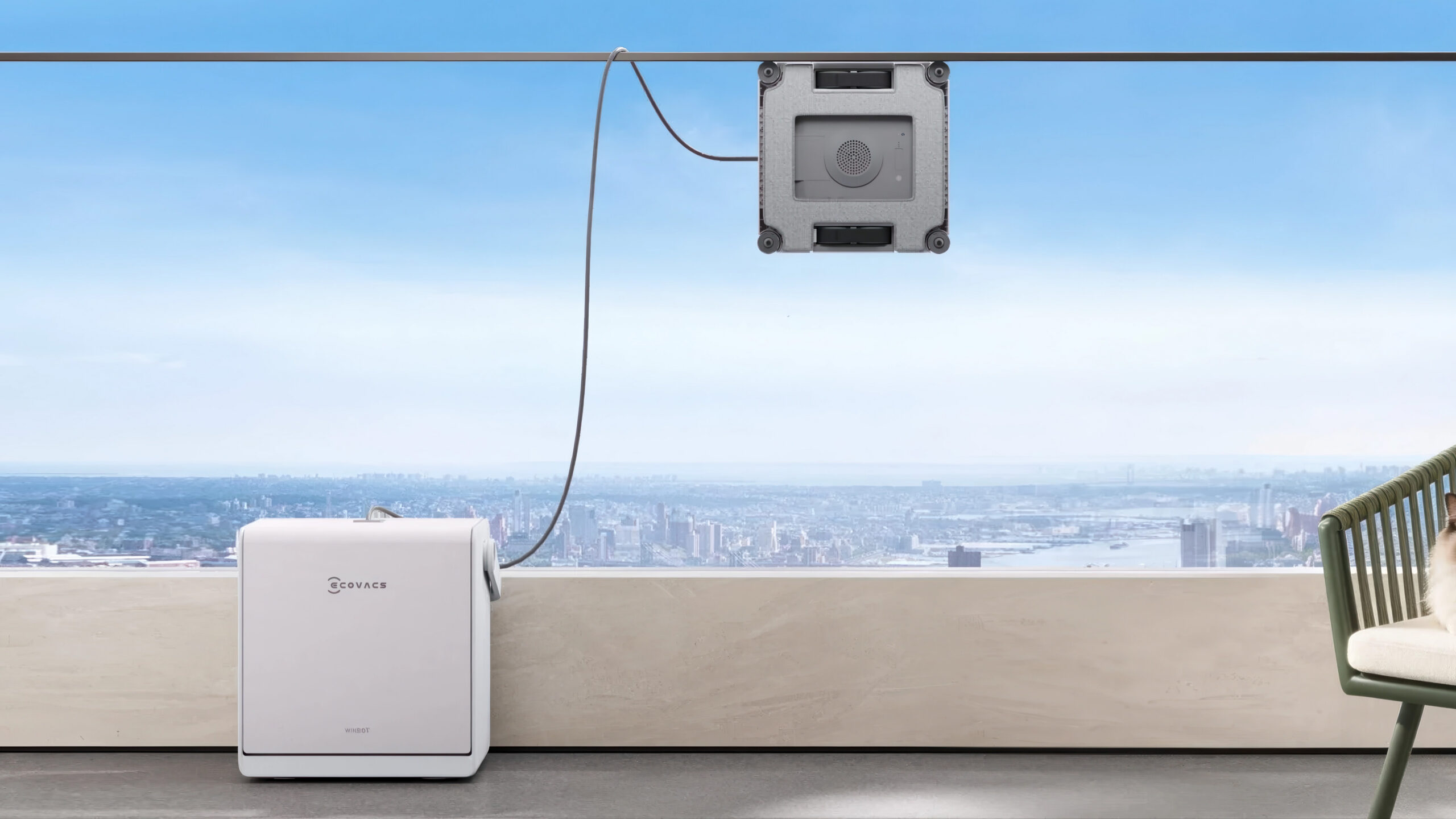 Winbot W2S Pro Omni: Vasker vinduet helt ut i hjørnene 1 Winbot-W2S-Pro-Omni-balcony-1600x1067