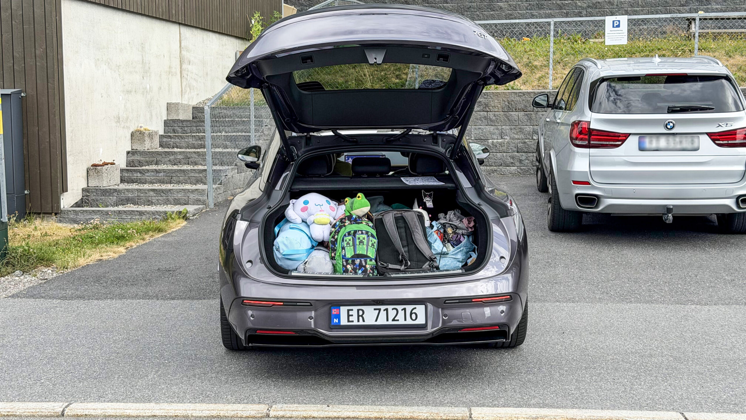 Til Legoland på ett ladestopp 1 Zeekr GT7 trunk