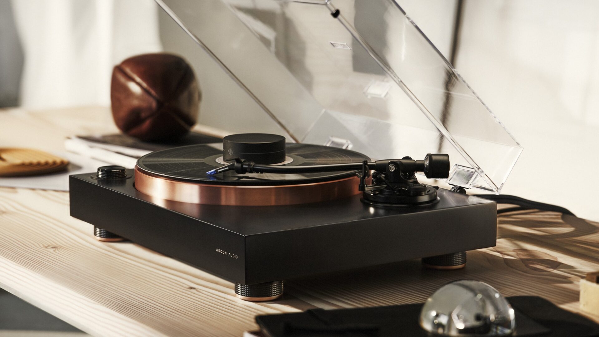 Argon Audio lanserer Aurora – merkets første direktedrevne platespiller