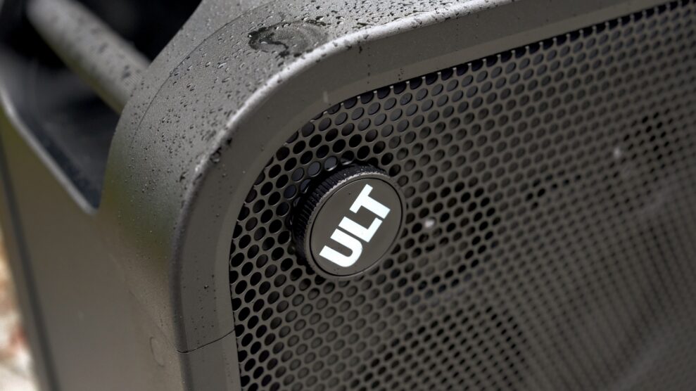 Sony ULT Tower 7 8 Sony ULT Tower 7 8