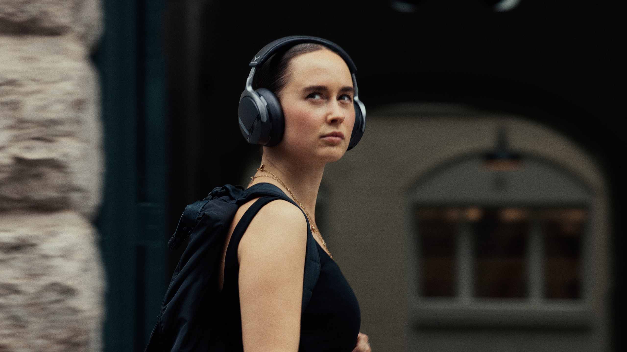 IFA 2026: Beyerdynamic Aventho Y har 90 timers batteri 4 PIC_AVENTHO-Y_26-07_Liquid-Black-Female-Streetdance_v11