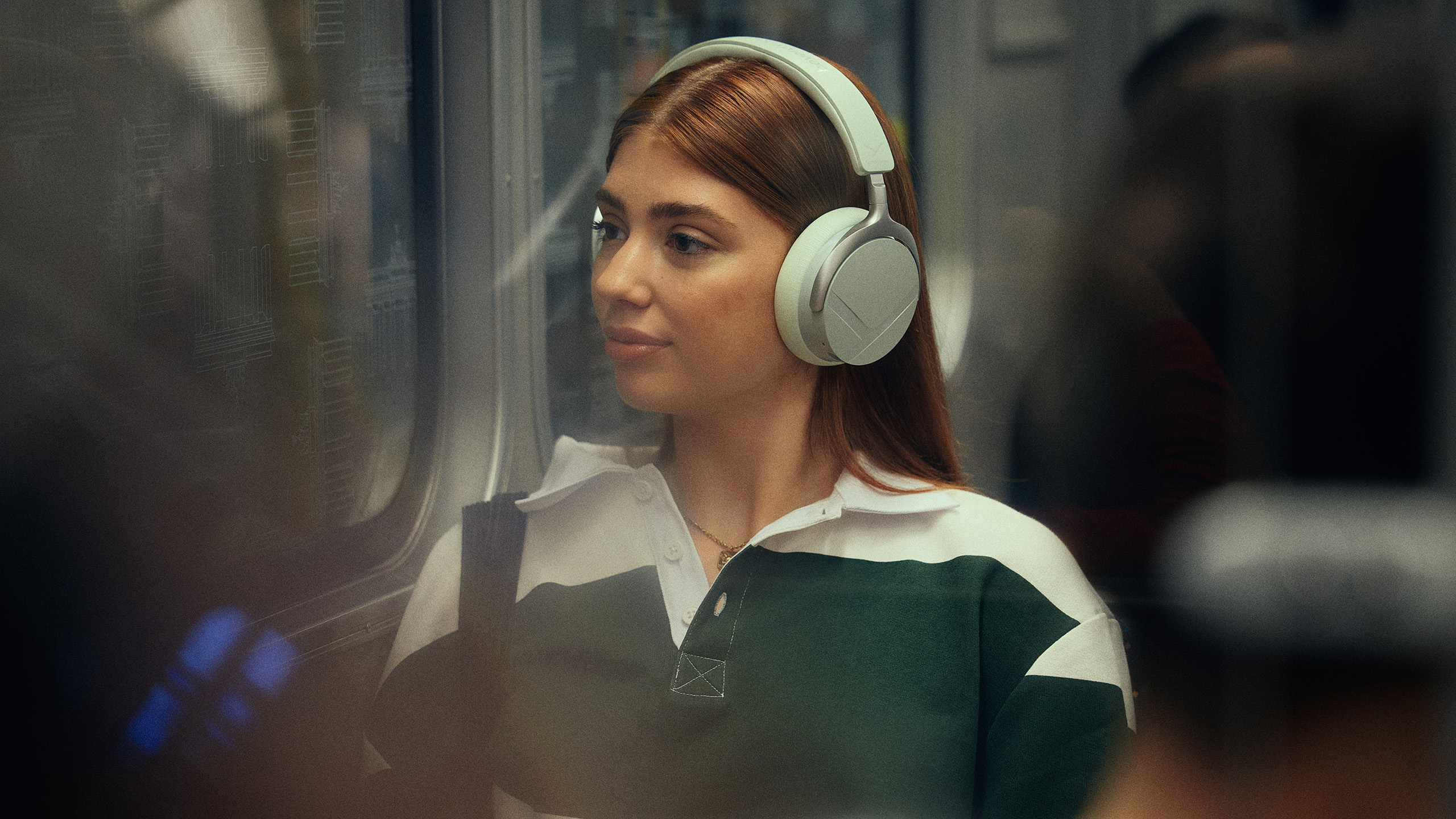 IFA 2026: Beyerdynamic Aventho Y har 90 timers batteri 3 PIC_AVENTHO-Y_26-07_Soft-Jade-Female-Streetdance_v8