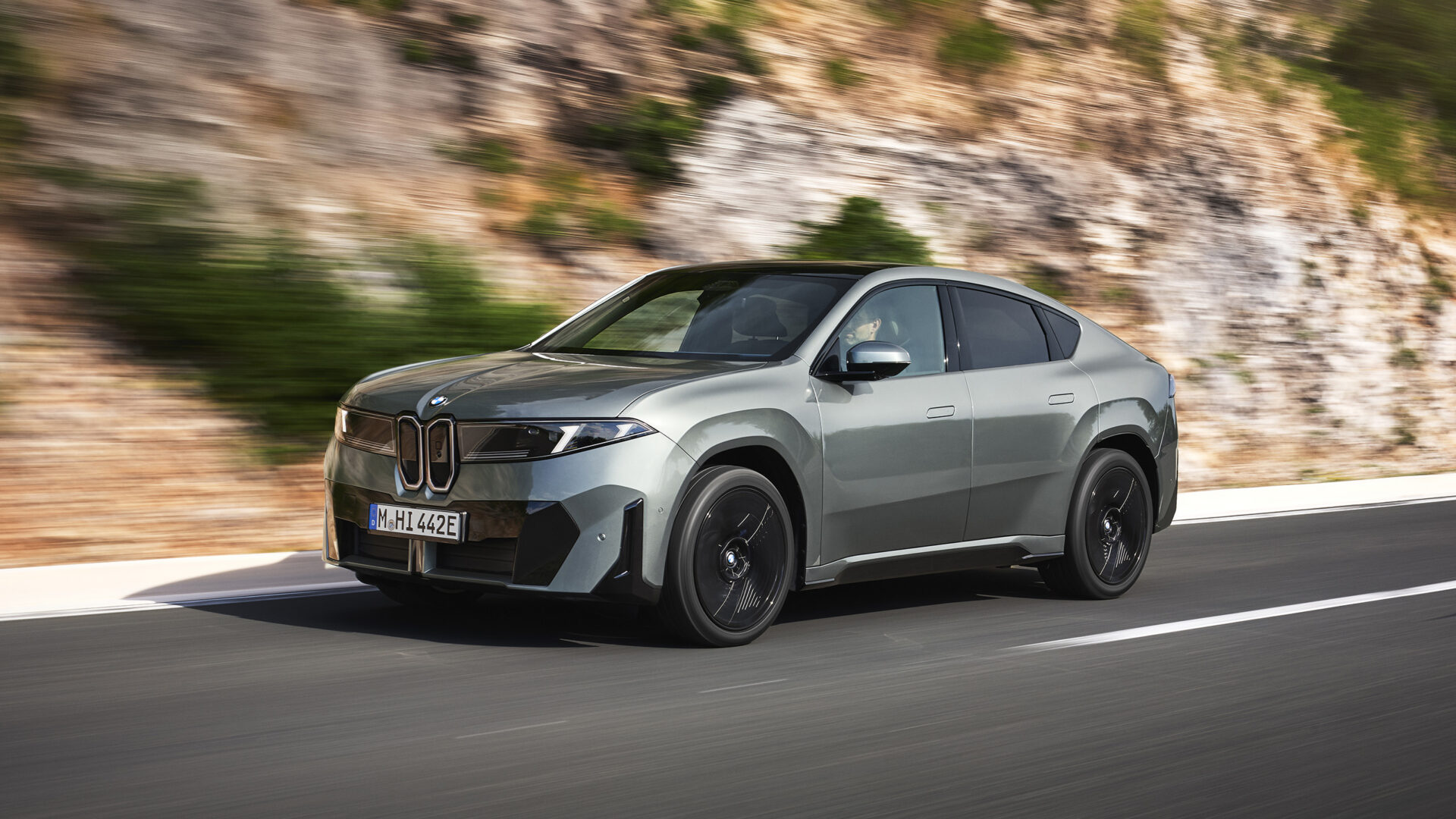 BMW iX4 går lenger enn iX3, med nøyaktig samme batteri