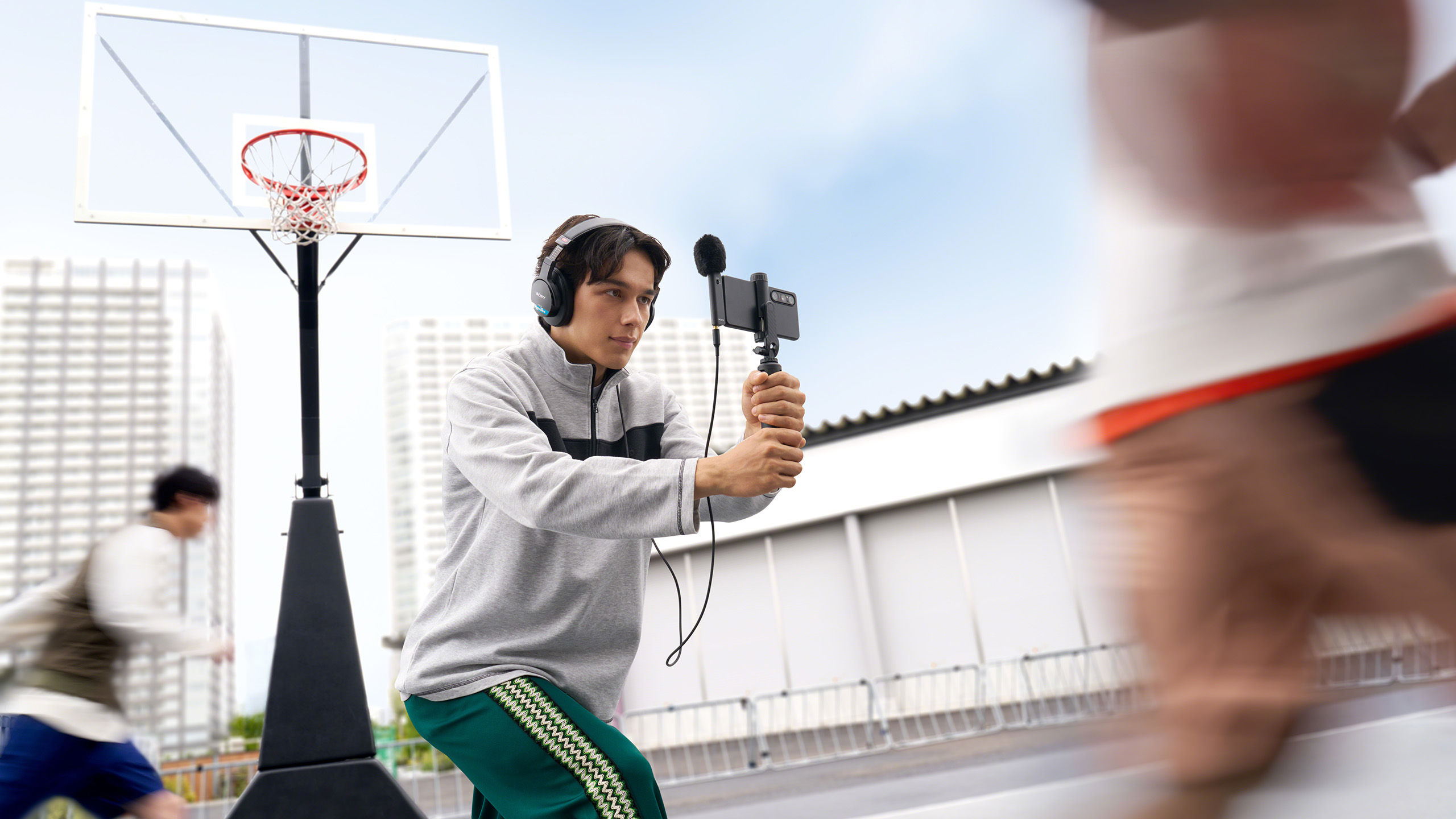Sony ECM-AX10 gjør mobilen til et 3D-lydstudio 6 ECM-AX10_Lifestyle_Real-time_Monitoring