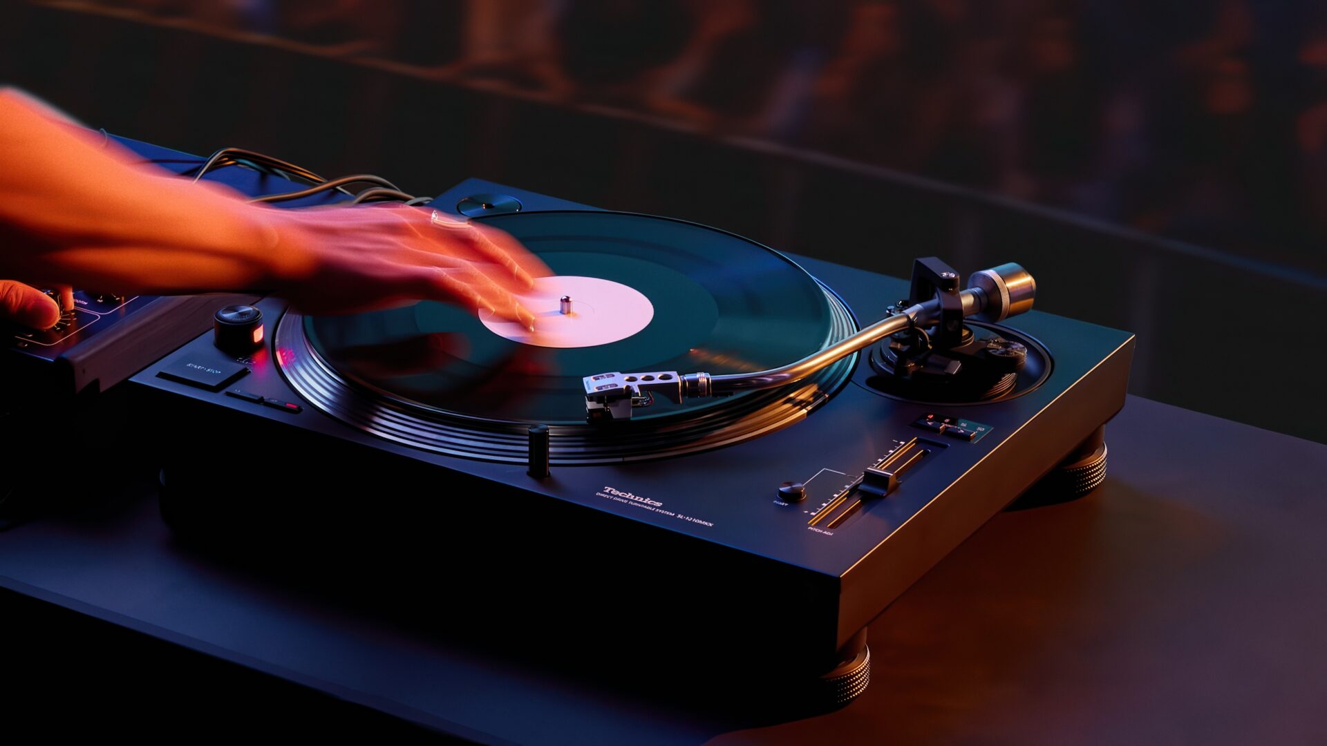 Technics SL-1210MKX: Tung DJ-platespiller med presis pitch